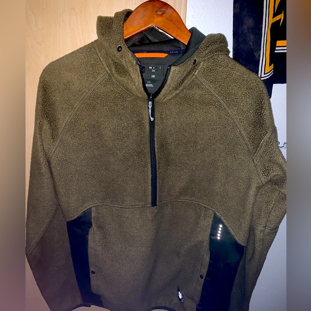 Warm and cozy sweater, half zip